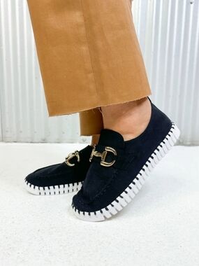 🆕️ Isle Jacobsen Tulip Slip On Gold Buckle Sneaker in Black